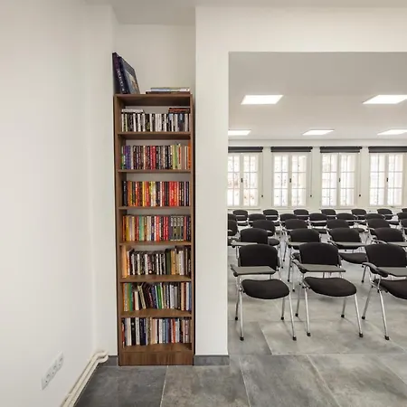 ベッド・アンド・ブレックファスト Greta By Ramonda ラターニ