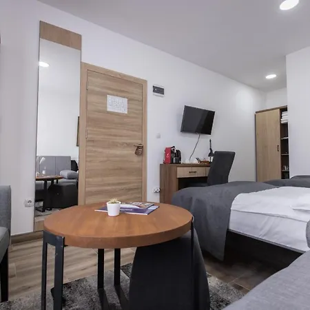 Greta By Ramonda Bed & Breakfast 3*